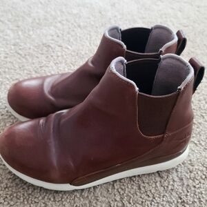 Women's 8, Kuru Brown Leather Slip On Ankle Boots